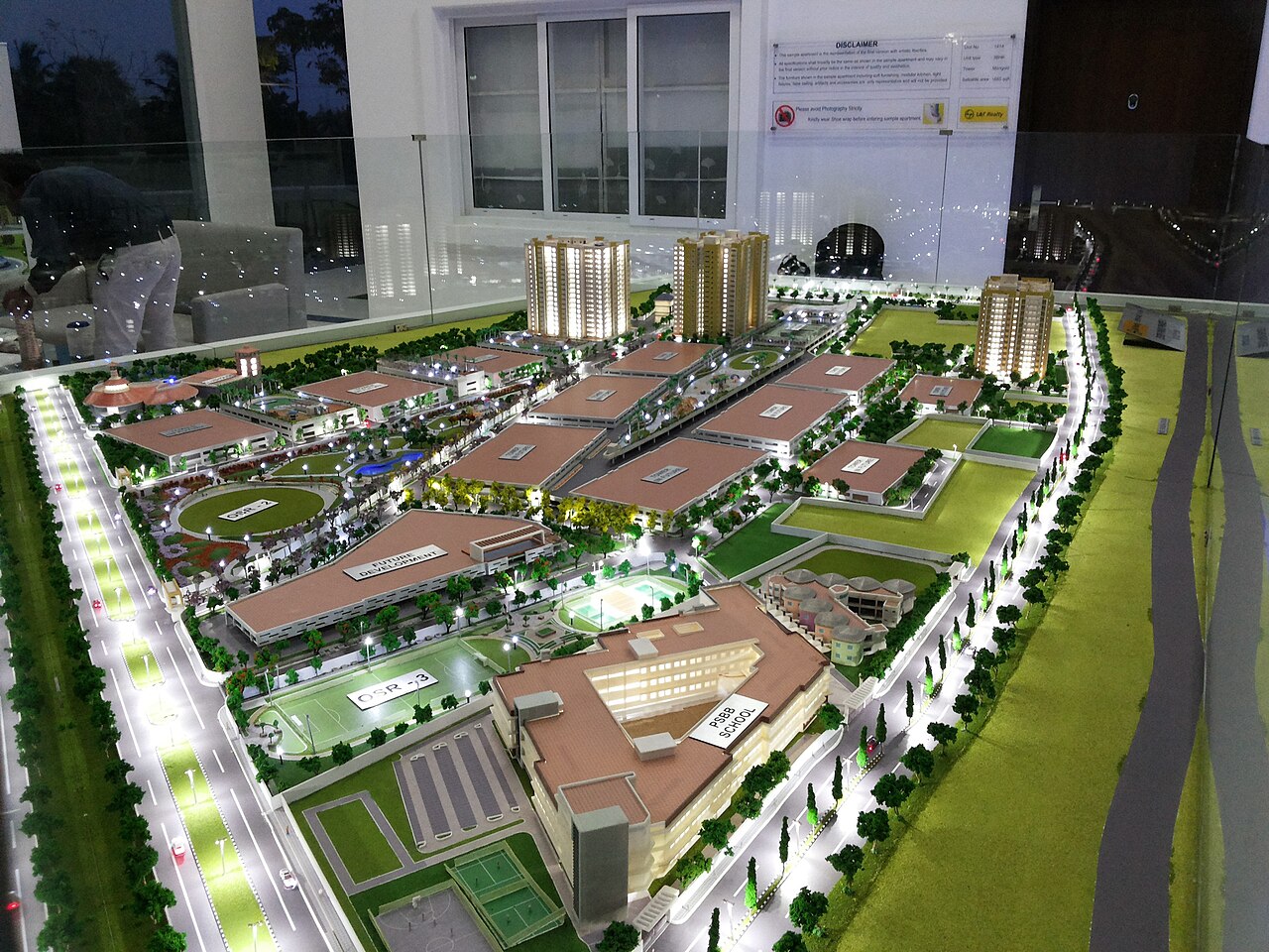 3D Printing in Architecture: Scale Models, Concrete Printing, and the Design-to-Print Workflow