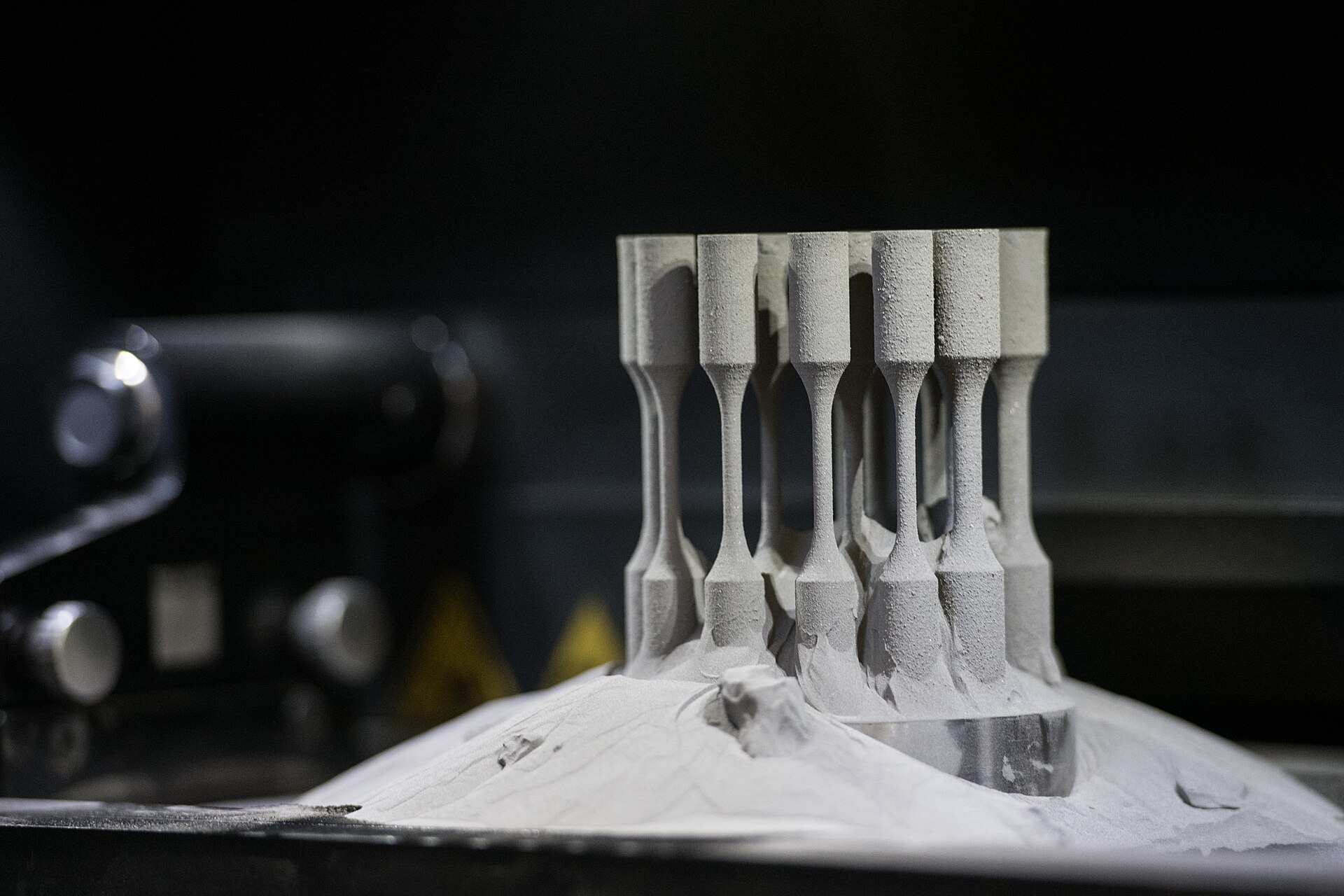 Six Lasers, 450mm Bed: EOS Brings the M4 Onyx to North America as the Beam-Shaping FLX Nears