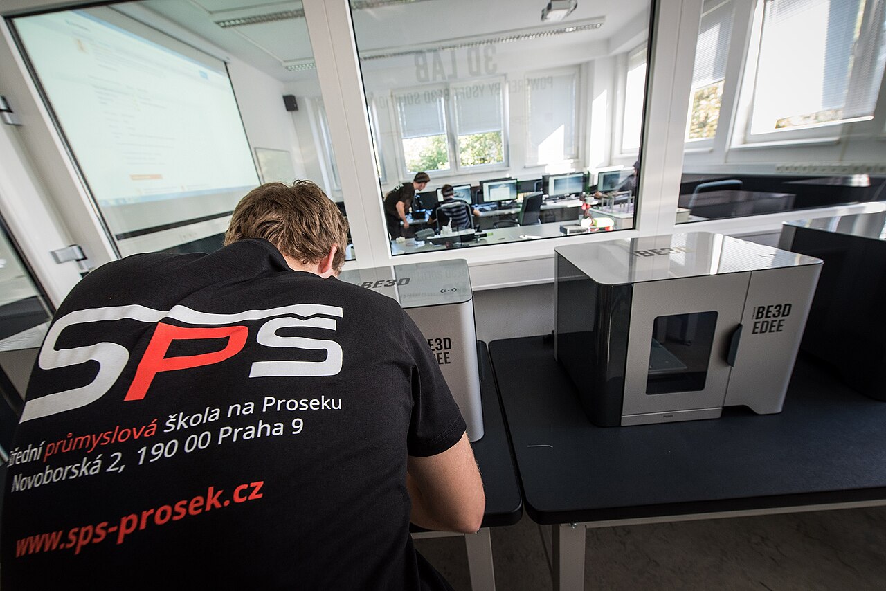 Inside NMSU's DREAM Center: Training K-12 Teachers to Run the Printers