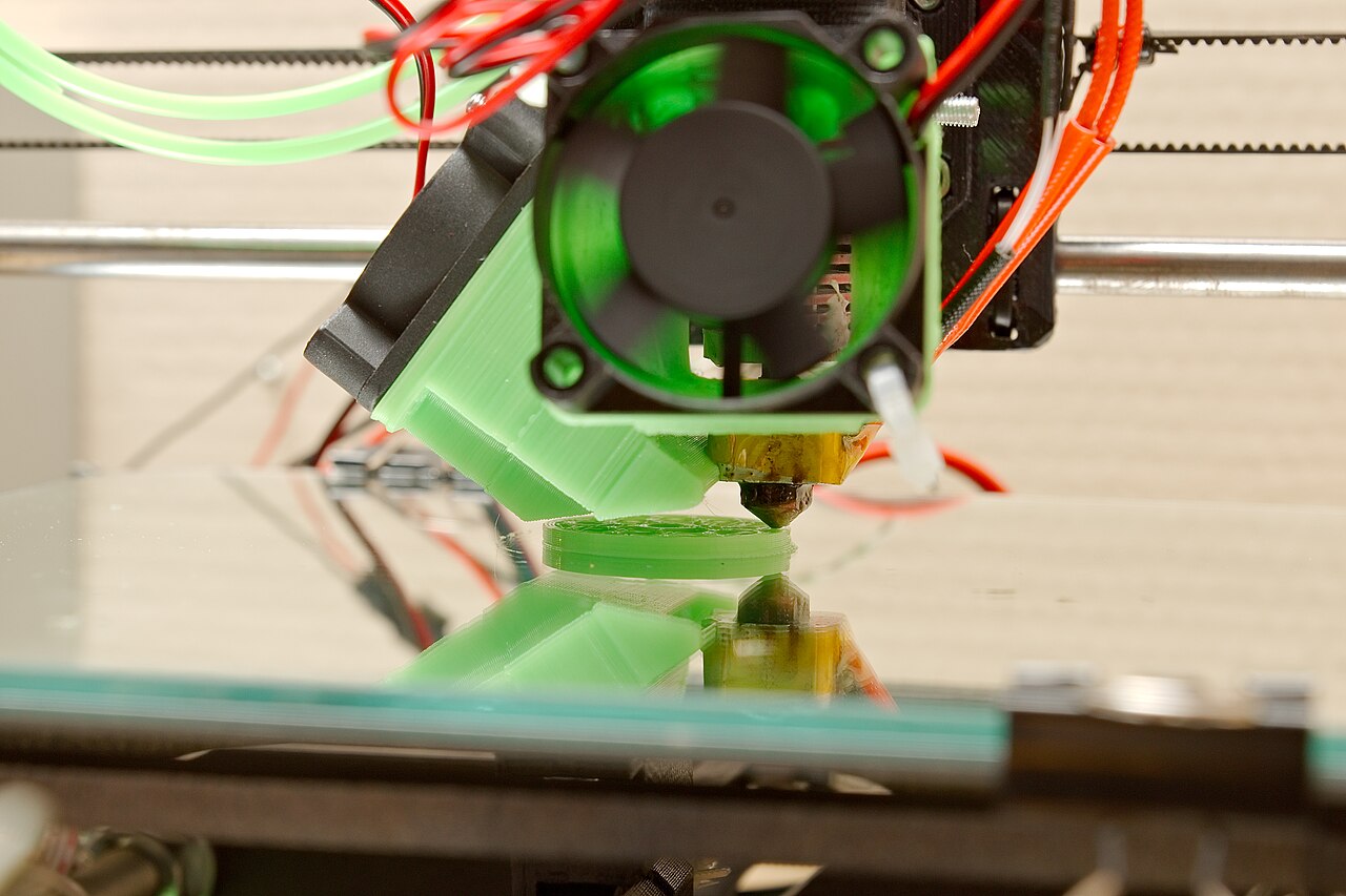Open-Source vs Proprietary 3D Printers: The 2026 Trade-Off Guide