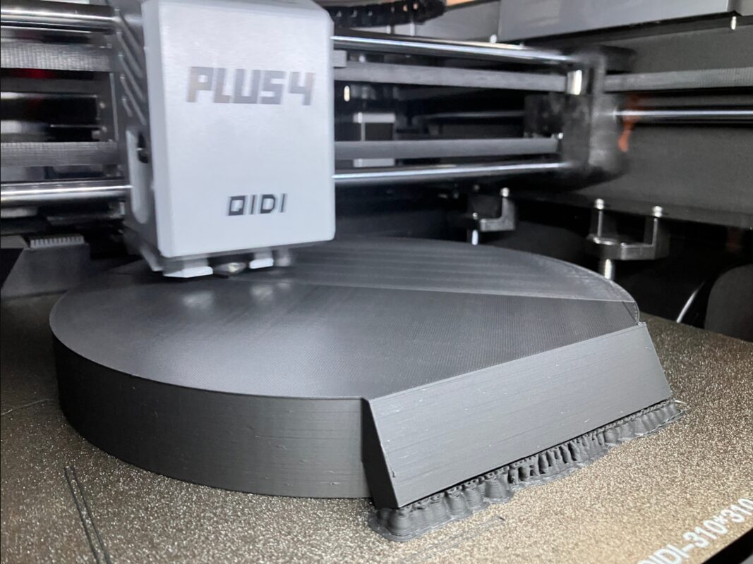 QIDI Plus5: The Plus4 Successor Grows the Build Volume 18% Without Raising the Price Floor